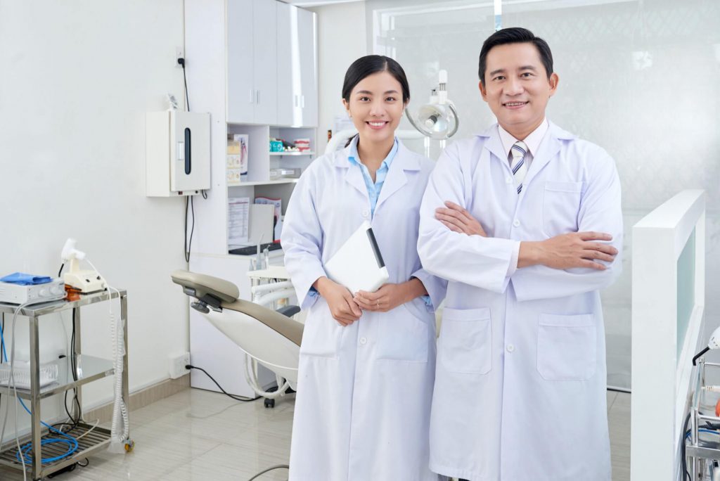 Cười hở lợi tướng số nữ