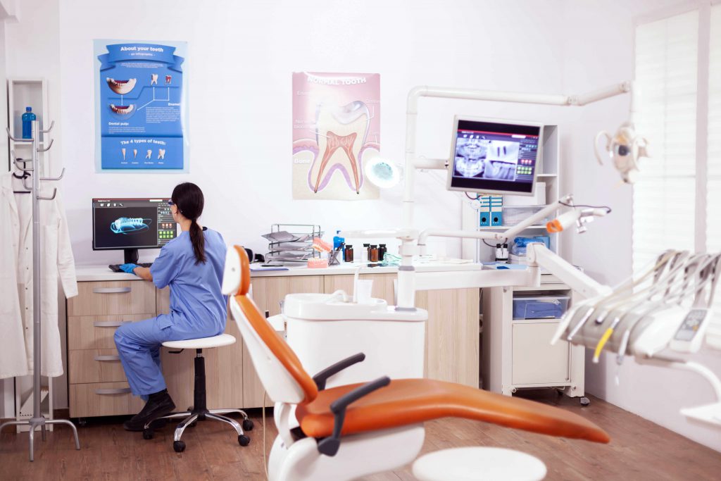trồng răng implant có đau không