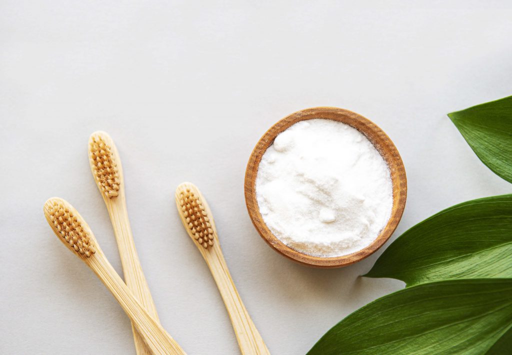 tẩy trắng răng bằng baking soda